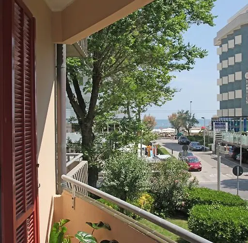 Ξενοδοχείο με διαμερίσματα Aris Ριτσιόνε